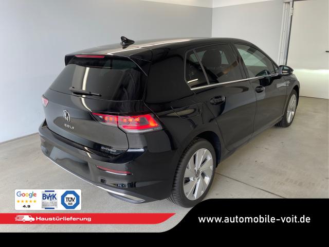 Volkswagen / Golf / Schwarz / / / eHybrid IQ.Light+Navi+Travel Assist