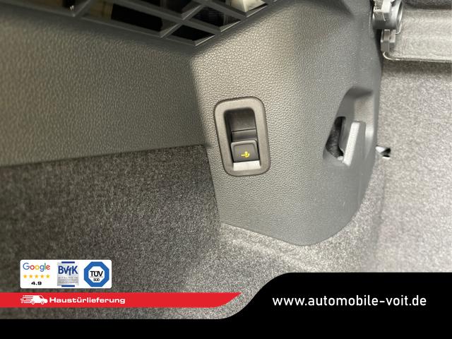 Volkswagen / Golf / Schwarz / / / eHybrid IQ.Light+Navi+Travel Assist