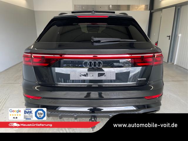 Audi / Q8 / Schwarz / / / S line STHZ+Pano+AHK+HUD