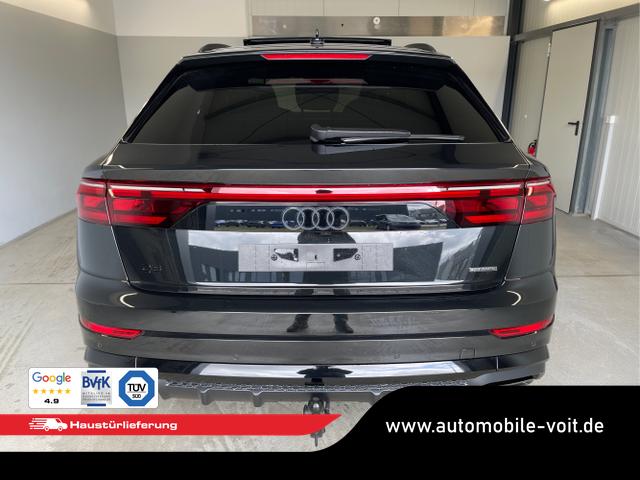 Audi / Q8 / Schwarz / / / S line STHZ+Pano+AHK+HUD