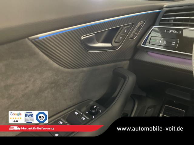 Audi / Q8 / Schwarz / / / S line STHZ+Pano+AHK+HUD