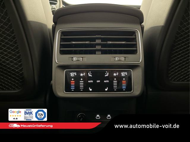 Audi / Q8 / Schwarz / / / S line STHZ+Pano+AHK+HUD