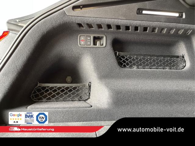 Audi / Q8 / Schwarz / / / S line STHZ+Pano+AHK+HUD