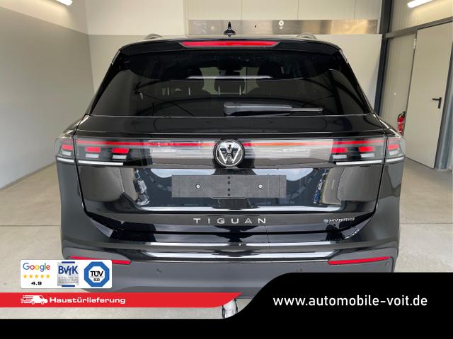 Volkswagen / Tiguan / Schwarz / / / 204PS DSG eHybrid IQ.Light+Navi