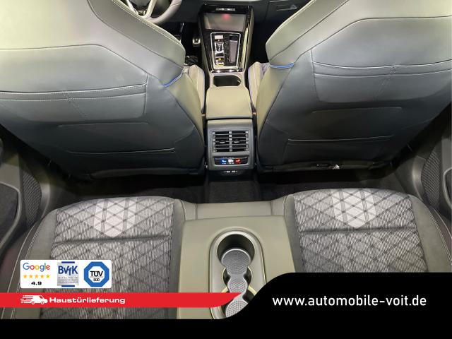 Volkswagen / Golf / Grau / / / 150PS DSG+Black Style