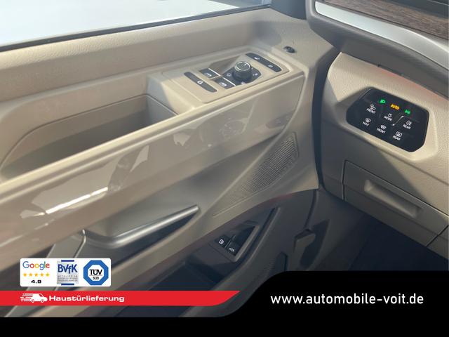 Volkswagen / T7 Multivan / Schwarz / / / 245PS DSG 4Motion Leder+AHK+7 Sitze