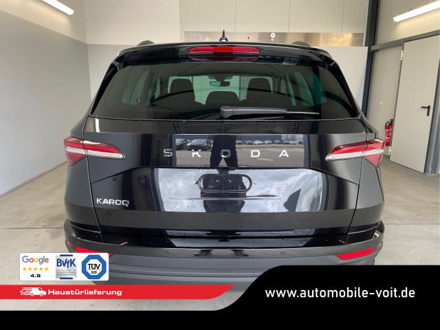 Skoda / Karoq / Schwarz / / / 150PS DSG AHK+Kessy
