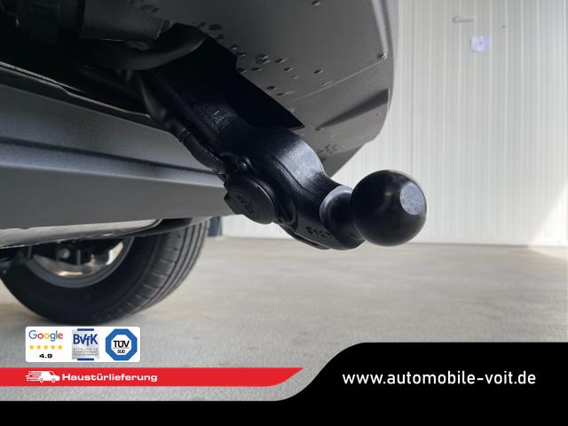 Skoda / Karoq / Schwarz / / / 150PS DSG AHK+Kessy