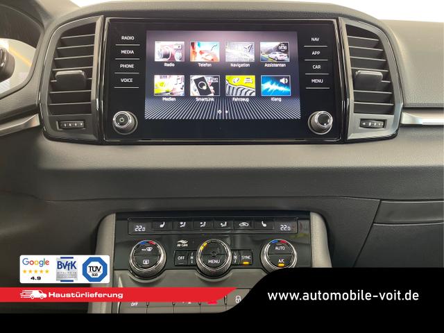 Skoda / Karoq / Blau / / / 150PS DSG AHK+Kessy