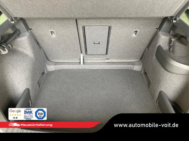 Skoda / Karoq / Blau / / / 150PS DSG AHK+Kessy