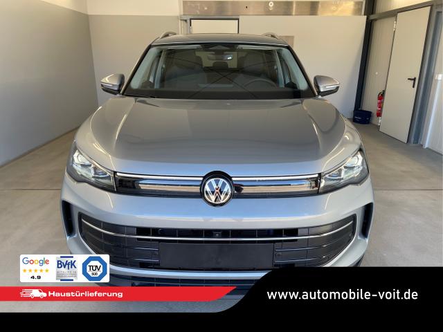 Volkswagen / Tiguan / Silber / / / 150PS DSG IQ.Light