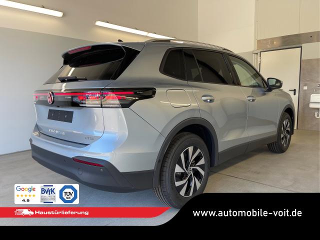 Volkswagen / Tiguan / Silber / / / 150PS DSG IQ.Light