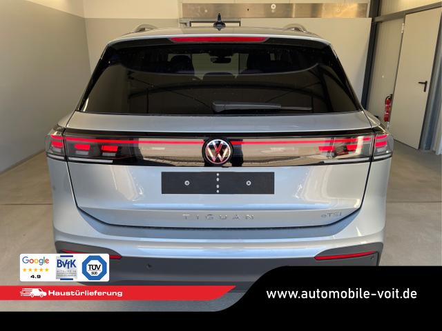 Volkswagen / Tiguan / Silber / / / 150PS DSG IQ.Light