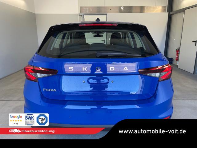 Skoda / Fabia / Blau / / / 115PS App Connect