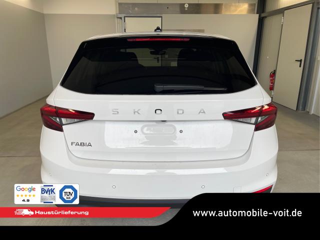 Skoda / Fabia / Weiß / / / 115PS DSG AHK+Kamera