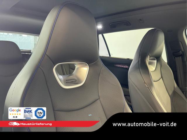 Volkswagen / Passat Variant / Silber / / / 265PS AHK+Pano+Harman Kardon