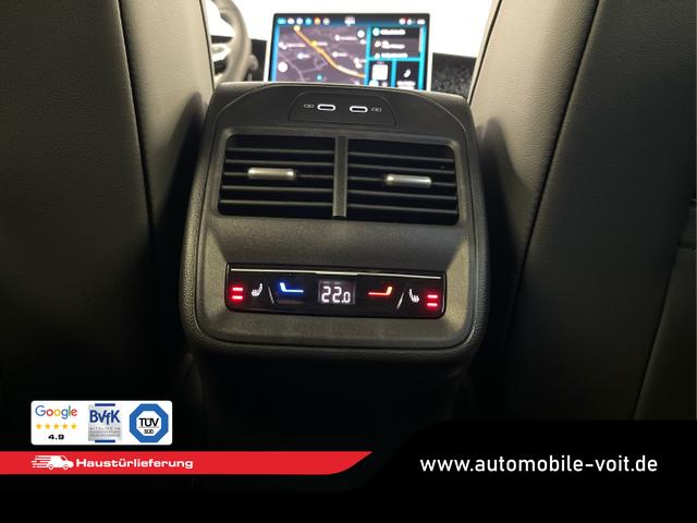 Volkswagen / Passat Variant / Silber / / / 265PS AHK+Pano+Harman Kardon