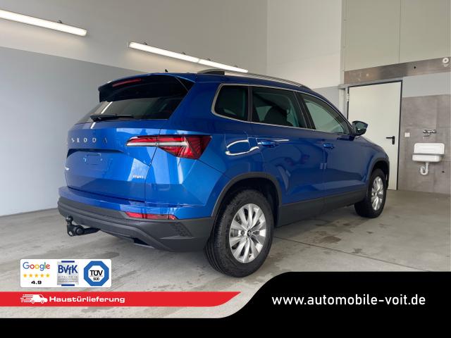 Skoda / Karoq / Blau / / / 150PS TDI DSG 4x4 AHK+Navi+ACC+Kamera+Sitzheiz+eHeck+GV5