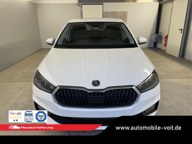 Skoda / Fabia / Weiß / / / 115PS AHK+Kessy+Kamera