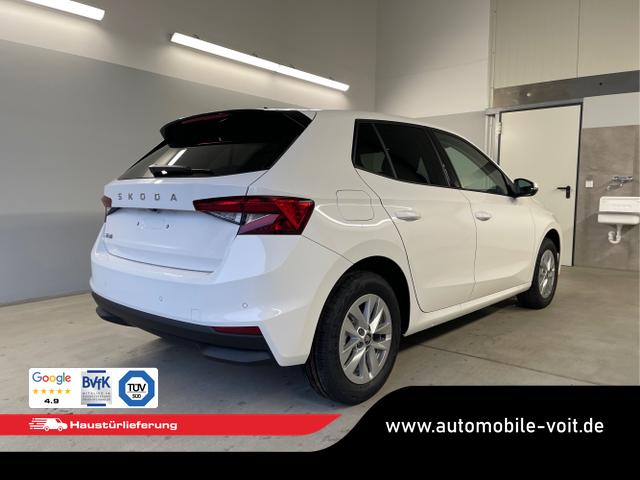 Skoda / Fabia / Weiß / / / 115PS AHK+Kessy+Kamera
