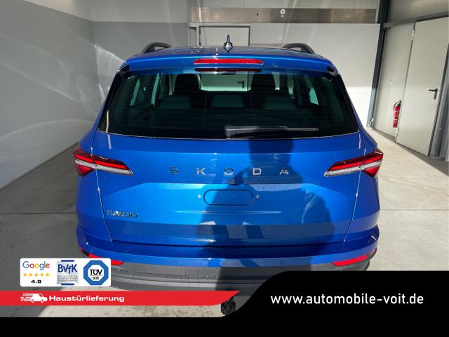 Skoda / Karoq / Blau / / / 150PS DSG AHK+Kamera+ACC+Kessy+Kamera+ParkPilot vo+hi+App