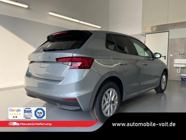 Skoda / Fabia / Silber / / / 115PS DSG GV5+AHK+Alu+Kessy+Climatronic+Sitzheiz+Kamera+Sunset