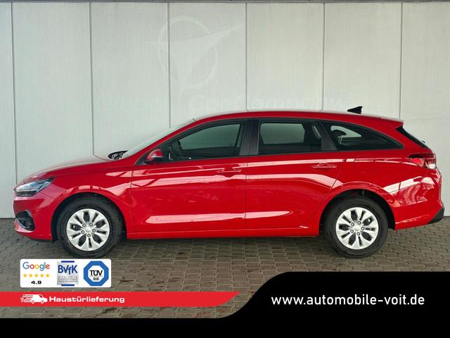 Hyundai i30 Kombi Comfort 1.5 GDI 95PS 6MT Navi / PDC V&H. m. Kamera LED Nebel 