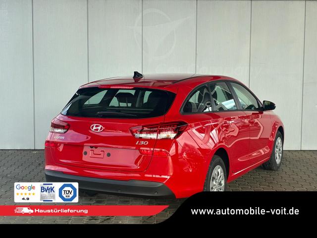 Hyundai i30 Kombi Comfort 1.5 GDI 95PS 6MT Navi / PDC V&H. m. Kamera LED Nebel 