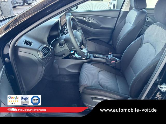 Hyundai i30 Kombi Comfort 1.5 GDI 95PS 6MT Navi / PDC V&H. m. Kamera LED Nebel 15'' LM 