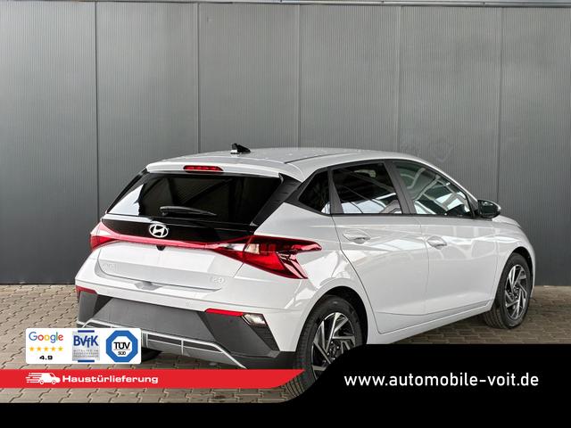 Hyundai i20 Pure 1.2 MPI / Navi PDC Hinten + Kamera Abgedunkelte Scheiben Tempomat Alu 16" 