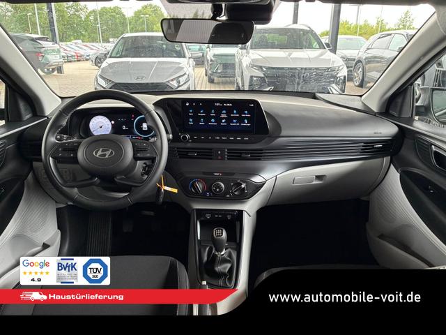 Hyundai i20 Pure 1.2 MPI / Navi PDC Hinten + Kamera Abgedunkelte Scheiben Tempomat Alu 16" 