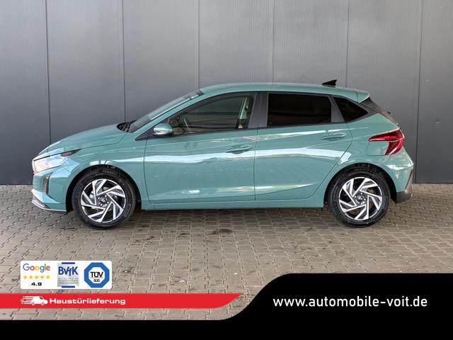 Hyundai i20 Pure 1.2 MPI / Navi PDC Hinten + Kamera Abgedunkelte Scheiben Tempomat Alu 16" 