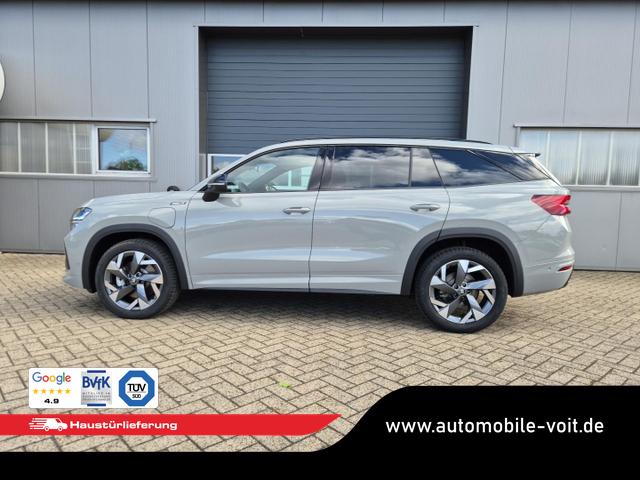 Skoda Kodiaq Sportline 1.5 TSI 204PS PHEV DSG schwenkb. AHK elektr. PanoDach HUD Alcantara PDC v+h 360&deg;Kamera CANTON Sound Klimaautomatik Sitzheizung Lenkradheizung Navi Apple CarPlay Android Auto 2xKeyless 19"LM vollelektr. Reichweite 116KM 