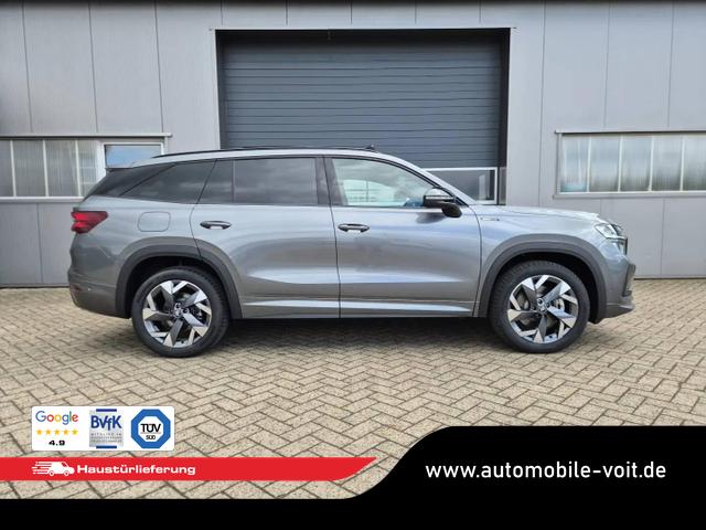 Skoda Kodiaq Sportline 1.5 TSI 204PS PHEV DSG schwenkb. AHK elektr. PanoDach HUD Alcantara PDC v+h 360&deg;Kamera CANTON Sound Klimaautomatik Sitzheizung Lenkradheizung Navi Apple CarPlay Android Auto 2xKeyless 19"LM vollelektr. Reichweite 116KM 