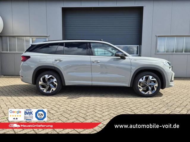 Skoda Kodiaq Sportline 1.5 TSI 204PS PHEV DSG schwenkb. AHK elektr. PanoDach HUD Alcantara PDC v+h 360&deg;Kamera CANTON Sound Klimaautomatik Sitzheizung Lenkradheizung Navi Apple CarPlay Android Auto 2xKeyless 19"LM vollelektr. Reichweite 116KM 