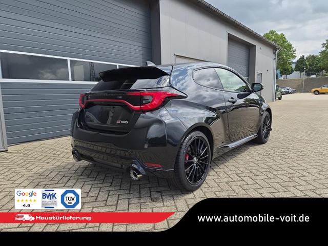 Toyota GR Yaris 1.6 Turbo 280PS Automatik 4x4 High Performance Klimaautomatik Lenkradheizung Sitzheizung JBL Premiumsound Navi Bluetooth DAB Apple CarPlay Android Auto2x Keyless ACC R&uuml;ckf.Kamera PDC v+h 18-LM 