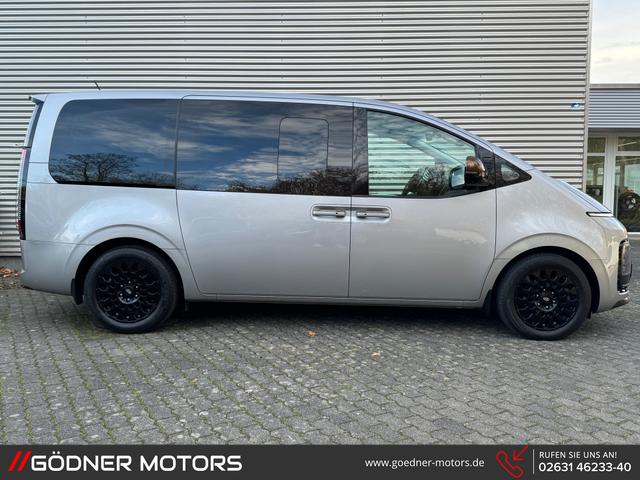 Hyundai Staria Signature 2.2 CRDi 4WD 2.HAND/DE-FHZ/360/PANO/LED/7-SITZER/AUTOMATIK/KEYLESS 