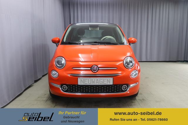 Fiat 500 - DOLCEVITA 1,0 Hybrid, Tech-Paket - Radio mit 7"-Bildschirm Navigationssystem, Multifunktionslenkrad, Lichtsensor- und Regensensor, Klimaautomatik, 15"-Leichtmetallfelgen, Getönte Seitenscheiben hinten, Parksensoren hinten uvm.