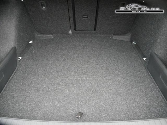 Skoda Octavia Combi Selection 2.0 TDI DSG Selection*PDC*LED*SHZ*TEMPOMAT*SMARTLINK*AHK-SCHWENKBAR 