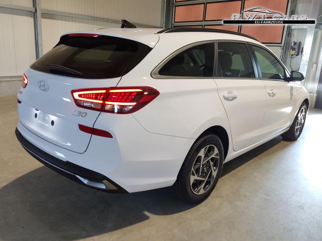 Hyundai / i30 Kombi / Weiß / / / , Beispielbilder, ggf. teilweise mit Sonderausstattung