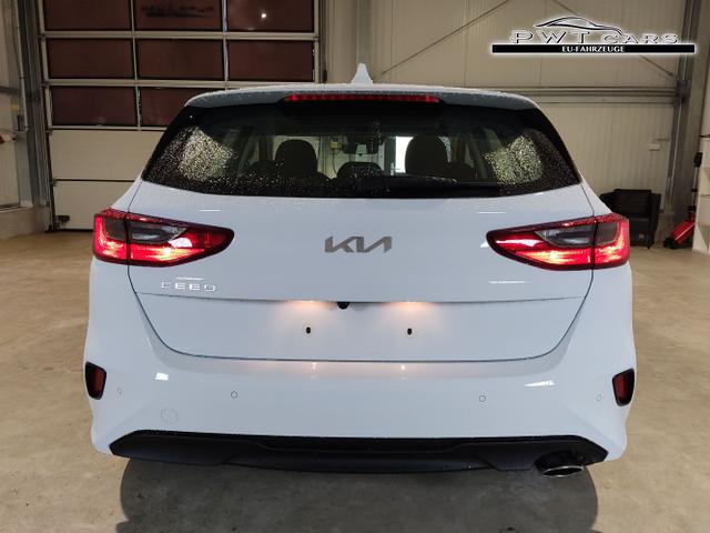 Kia / Ceed Sportswagon / Weiß / / / , Beispielbilder, ggf. teilweise mit Sonderausstattung