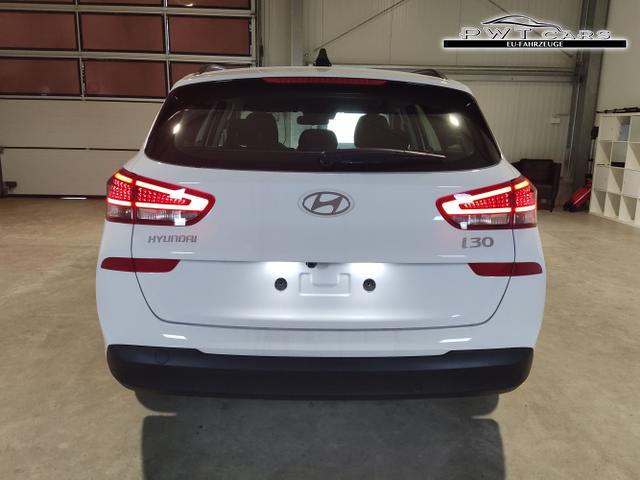 Hyundai / i30 Kombi / Weiß / / / , Beispielbilder, ggf. teilweise mit Sonderausstattung