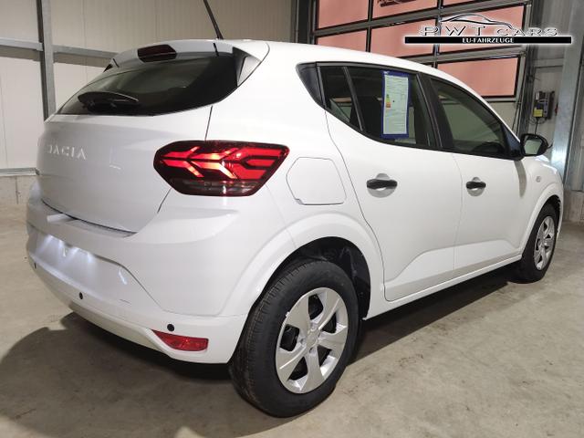 Dacia / Sandero / Weiß / / / , Beispielbilder, ggf. teilweise mit Sonderausstattung