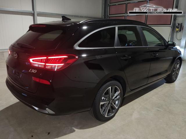 Hyundai / i30 Kombi / Schwarz / / / , Beispielbilder, ggf. teilweise mit Sonderausstattung