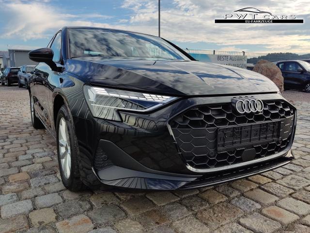 Audi / A3 Sportback / Schwarz / / / 