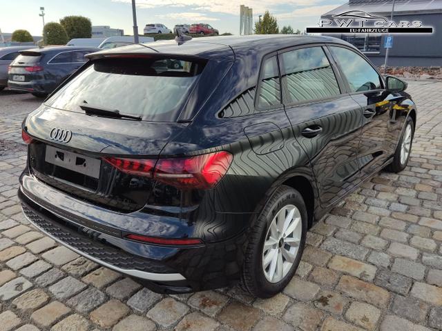 Audi / A3 Sportback / Schwarz / / / 