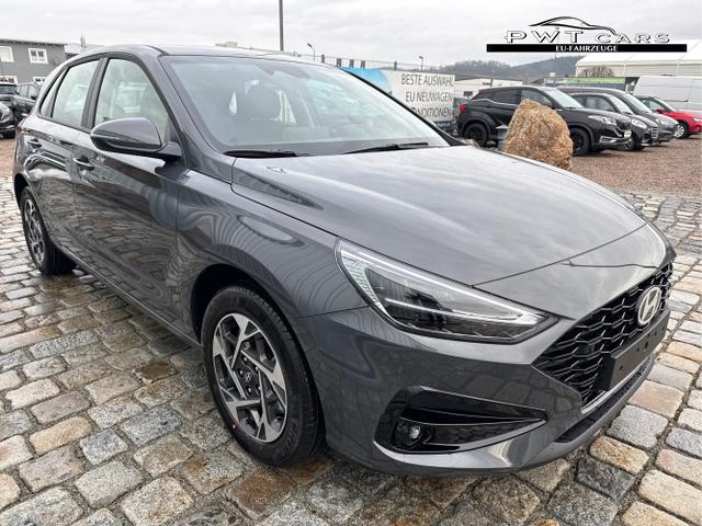 Hyundai / i30 / Grau / / / 