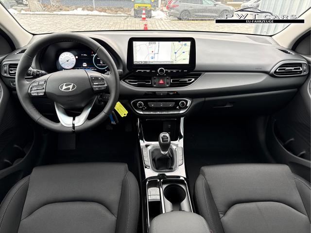 Hyundai / i30 / Grau / / / 