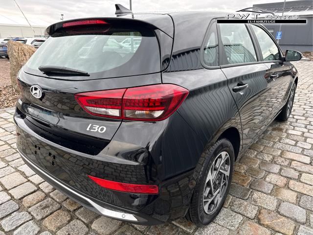 Hyundai / i30 / Schwarz / / / 