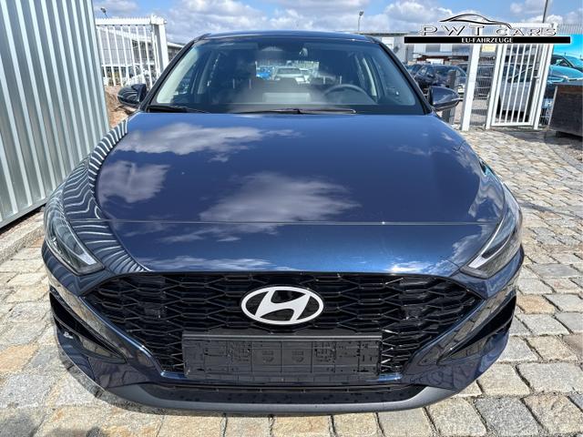 Hyundai / i30 / Blau / / / 
